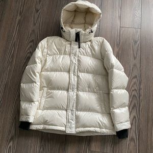 Super Puff High Gloss in colour Bone - Like new. Only worn a few times.